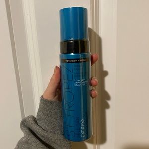 St Tropez Advanced 1 Hour Tan. tanning mouse. 6.7 oz. New/sealed in bottle